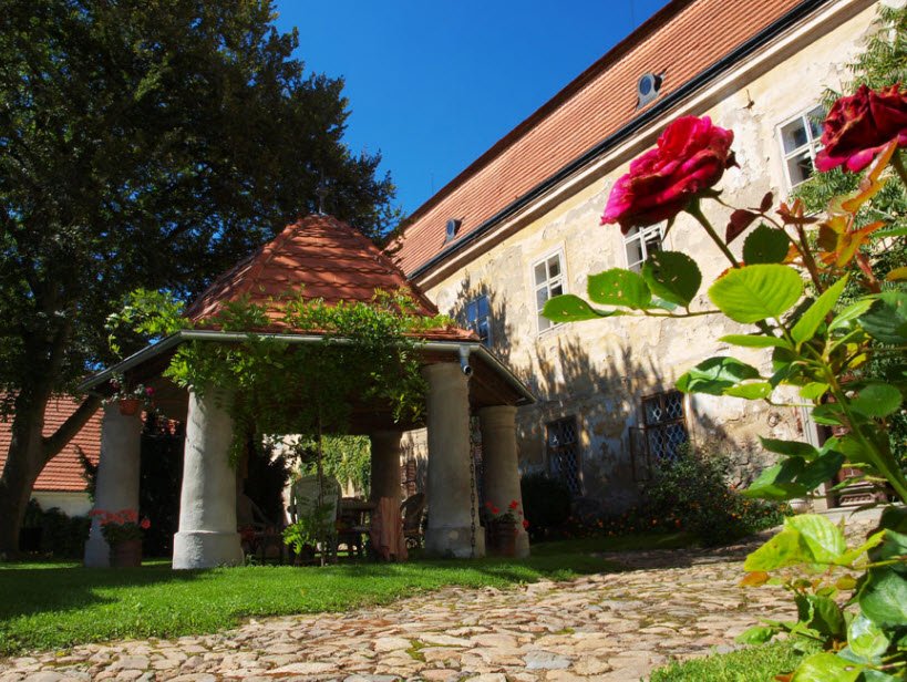 Zámek Cerhonice, Cerhonice, Czechia, Czech Republic (Czechia)